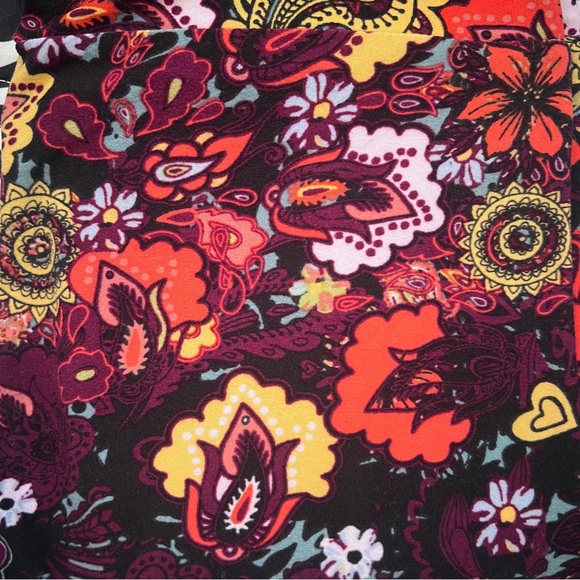 LuLaRoe One Size Leggings - Picture 8 of 8